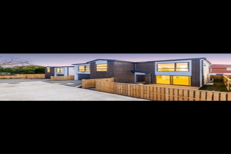 Photo of property in 67b Hutchinsons Road, Bucklands Beach, Auckland, 2014