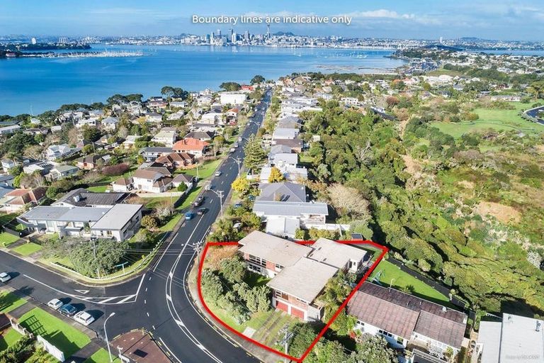 Photo of property in 2/110 Sylvan Avenue, Northcote, Auckland, 0627