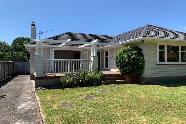 Photo of property in 13 Kervil Avenue, Te Atatu Peninsula, Auckland, 0610