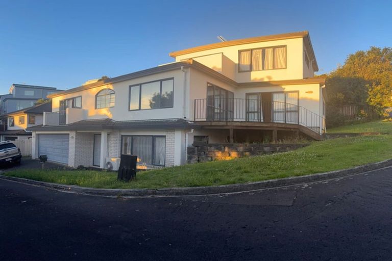 Photo of property in 27 Mariners View Road, Beach Haven, Auckland, 0626