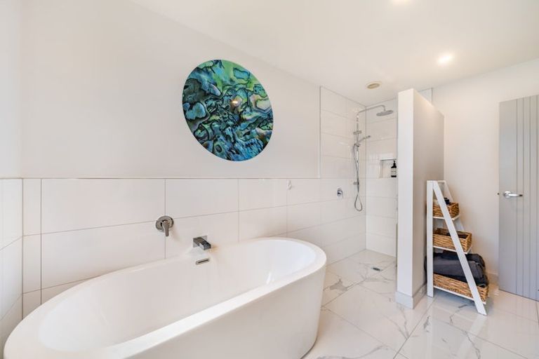 Photo of property in 15 Pacific View, Whitby, Porirua, 5024