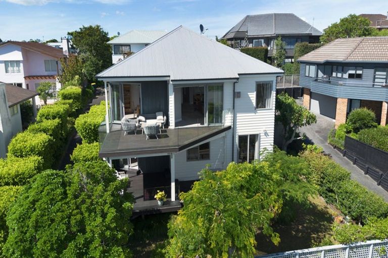 Photo of property in 1/60 Penzance Road, Mairangi Bay, Auckland, 0630