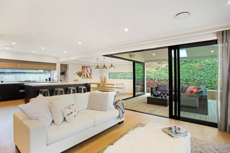 Photo of property in 31 Colonial Drive, Silverdale, 0932