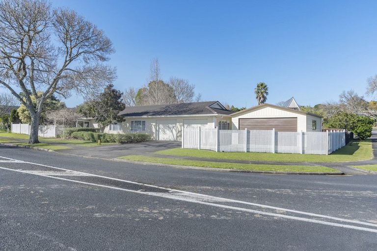 Photo of property in 2 Ashdown Place, Pahurehure, Papakura, 2113