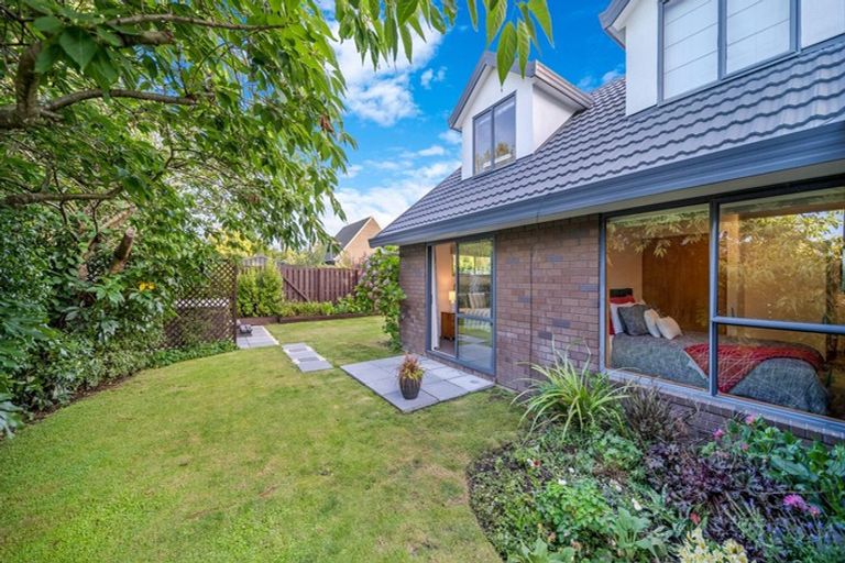 Photo of property in 18 Vanderbilt Place, Halswell, Christchurch, 8025