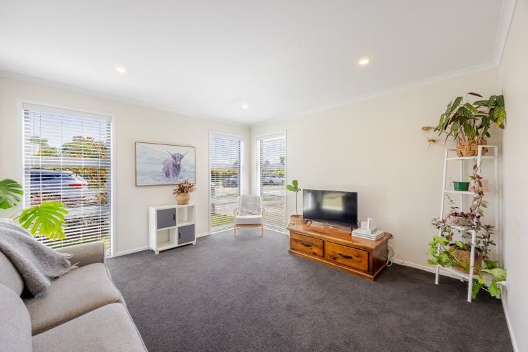 Photo of property in 20 Dee Street, Otane, 4202