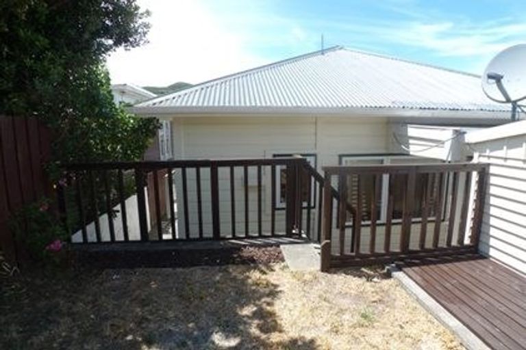 Photo of property in 38 Eden Street, Island Bay, Wellington, 6023