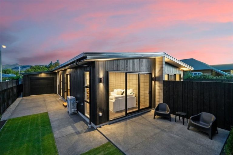 Photo of property in 63 Tennyson Street, Sydenham, Christchurch, 8023