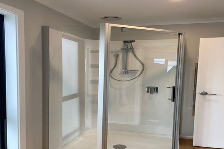 Photo of property in 18 Cynisca Crescent, Wallaceville, Upper Hutt, 5018