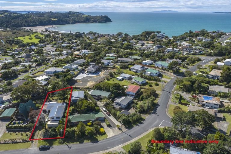 Photo of property in 17 Hammond Avenue, Hatfields Beach, Orewa, 0931