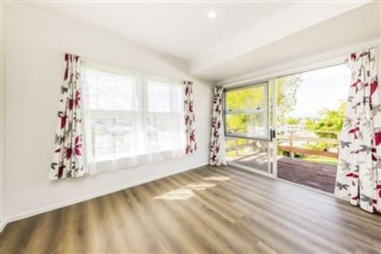 Photo of property in 65 Christmas Road, Manurewa, Auckland, 2102
