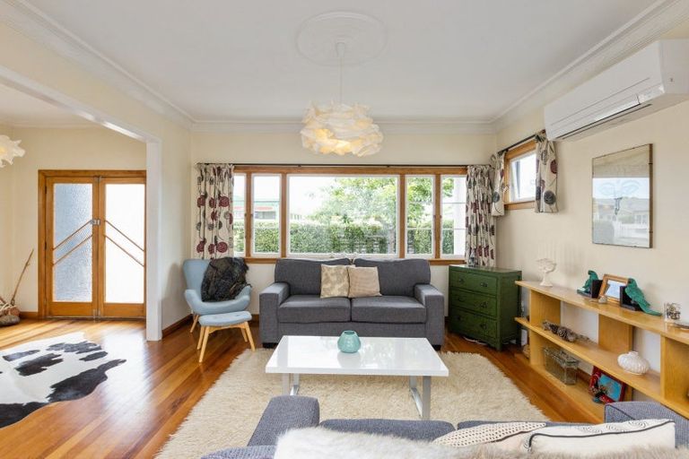 Photo of property in 1111a Heretaunga Street East, Parkvale, Hastings, 4122