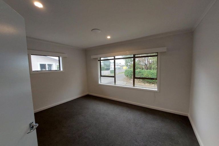 Photo of property in 157a Seaview Road, Westown, New Plymouth, 4310