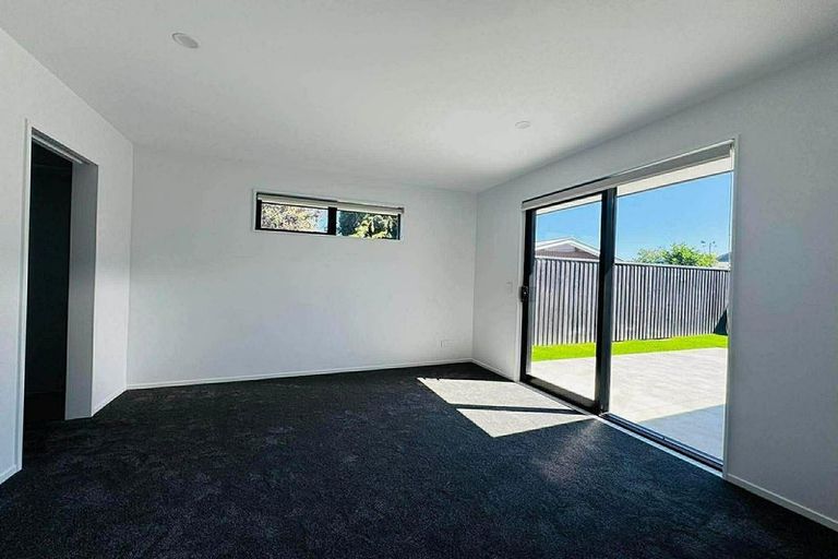 Photo of property in 17 Akoranga Place, Hornby, Christchurch, 8042