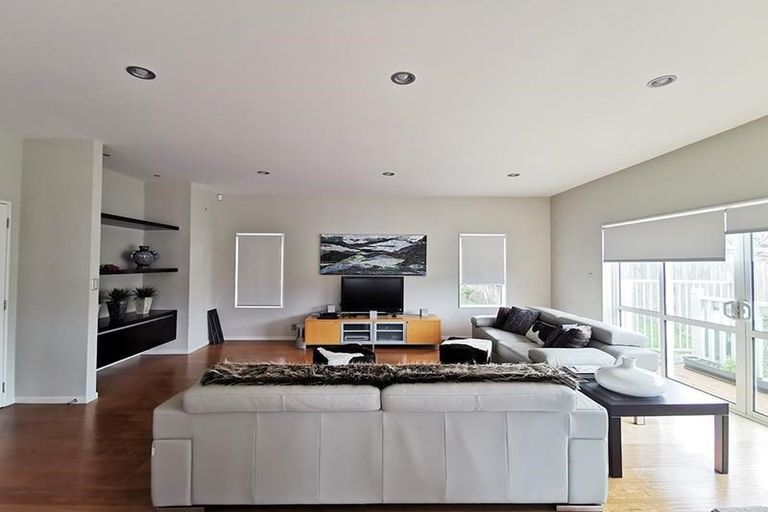 Photo of property in 12 Mural Place, Greenhithe, Auckland, 0632