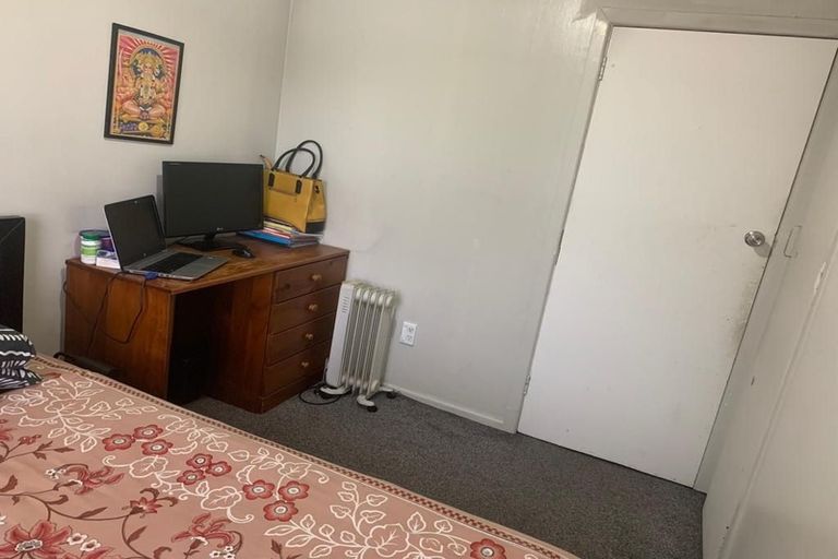 Photo of property in 2 Vic Butler Street, Mount Roskill, Auckland, 1041