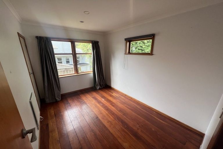 Photo of property in 10 Highfield Place, Levin, 5510