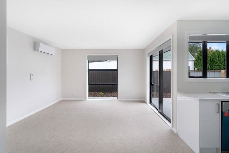 Photo of property in 11a Northcote Road, Northcote, Christchurch, 8052