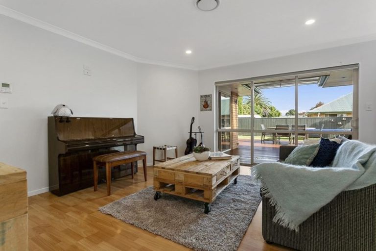 Photo of property in 15 Oaklands Drive, Cambridge, 3434