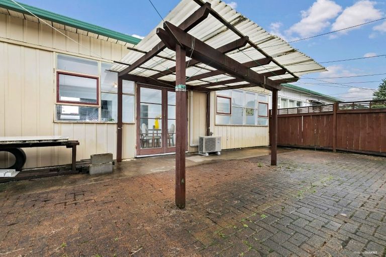 Photo of property in 2/86 Portage Road, New Lynn, Auckland, 0600