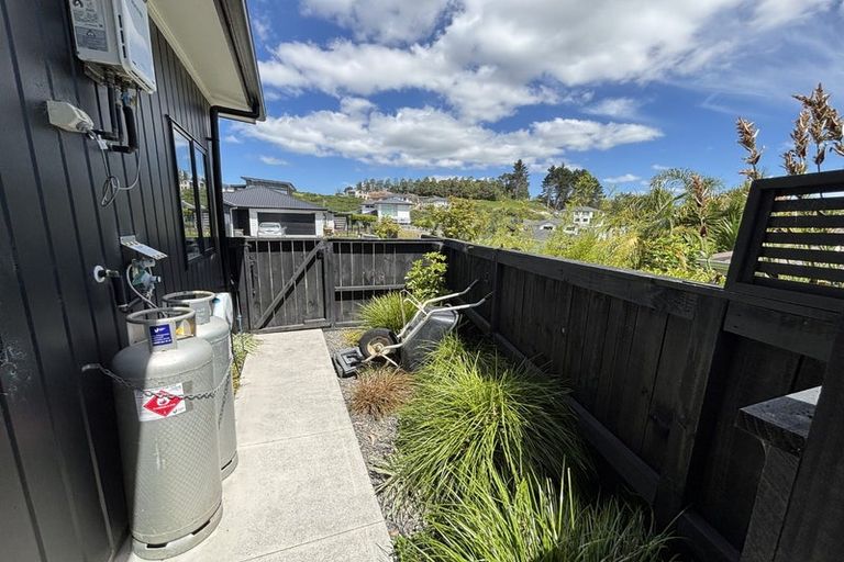 Photo of property in 17 Endurance Rise, Orewa, 0931