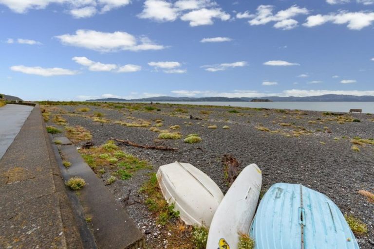 Photo of property in 14 Miro Street, Eastbourne, Lower Hutt, 5013