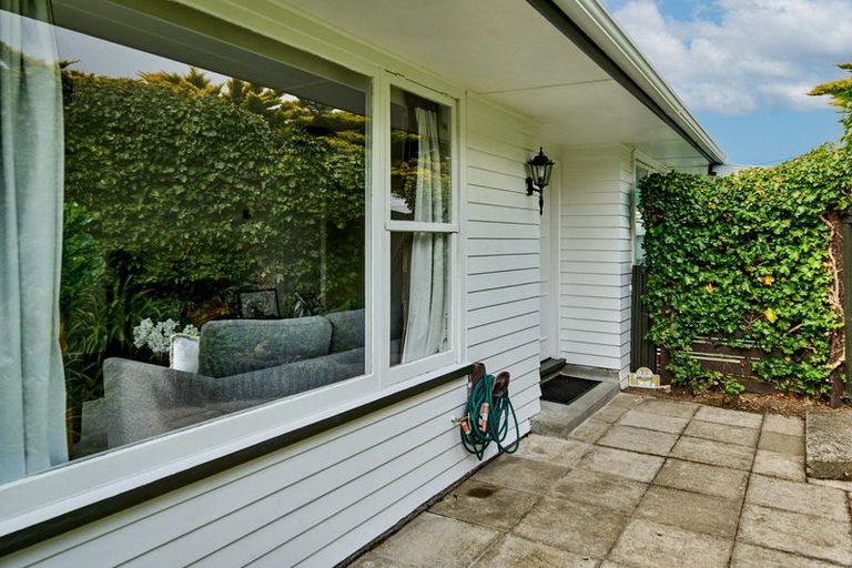 Photo of property in 30 Mana View Road, Paremata, Porirua, 5026