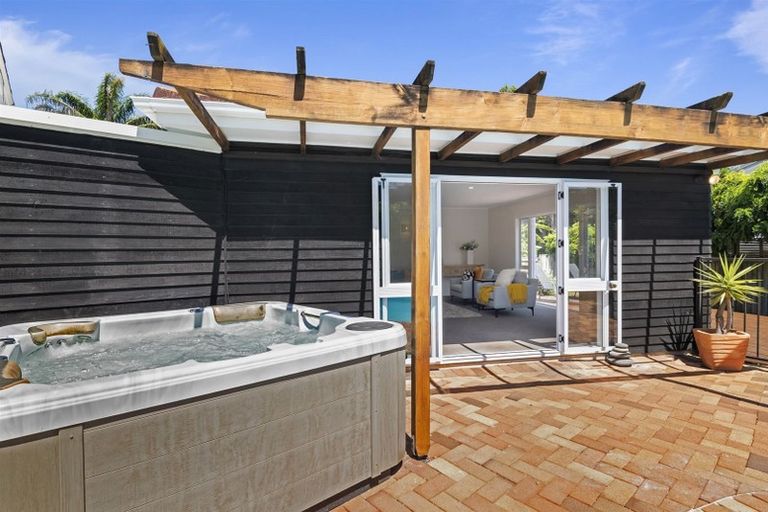 Photo of property in 7 Trafalgar Road, Milford, Auckland, 0620