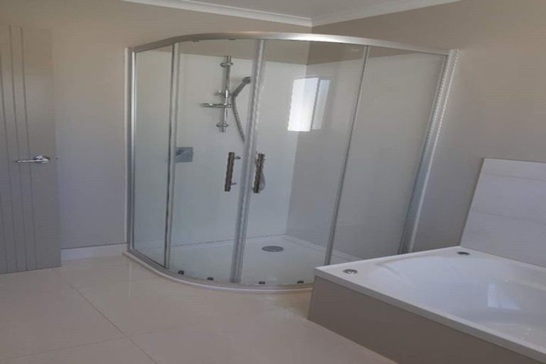 Photo of property in 3/113 Moorefield Road, Johnsonville, Wellington, 6037