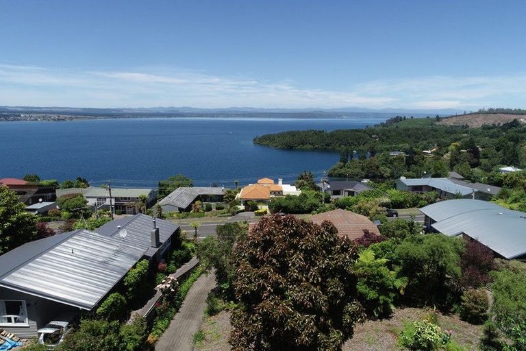 Photo of property in 48 Wakeman Road, Acacia Bay, Taupo, 3330