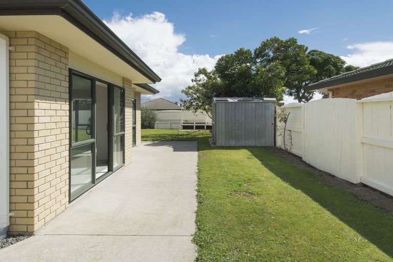 Photo of property in 130 Evans Road, Papamoa Beach, Papamoa, 3118