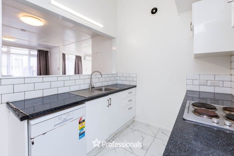 Photo of property in 35 Hanson Grove, Stokes Valley, Lower Hutt, 5019