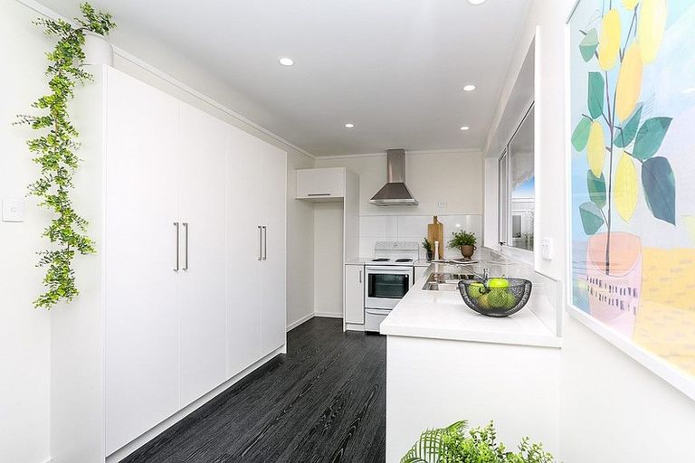 Photo of property in 2/25 Wallath Road, Westown, New Plymouth, 4310