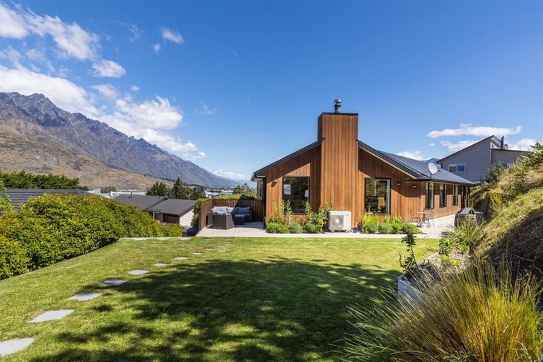 Photo of property in 5 Batsford Lane, Lower Shotover, Queenstown, 9371