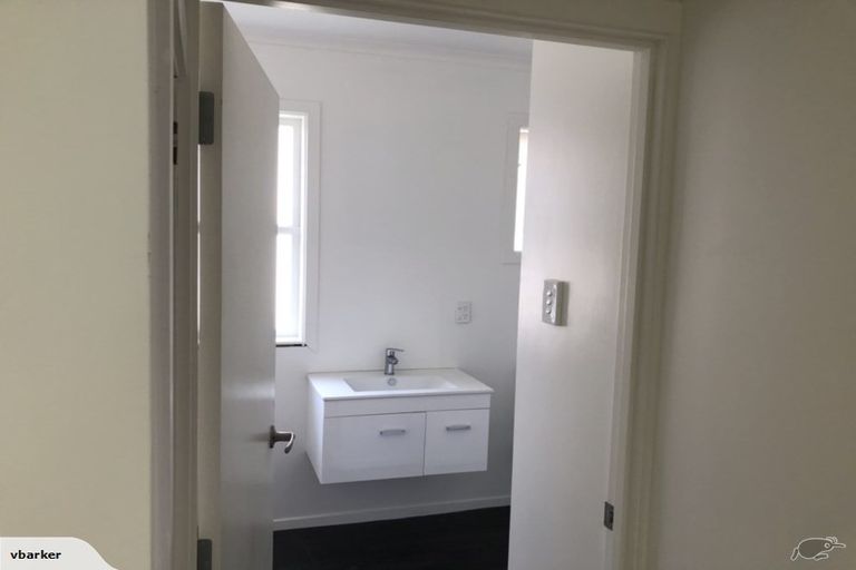 Photo of property in 1155 Heaphy Terrace, Fairfield, Hamilton, 3214