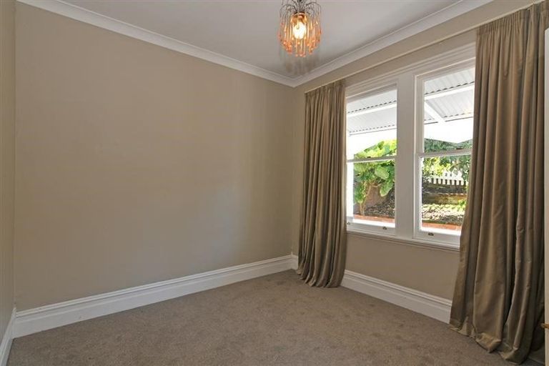 Photo of property in 61 Te Wharepouri Street, Berhampore, Wellington, 6023