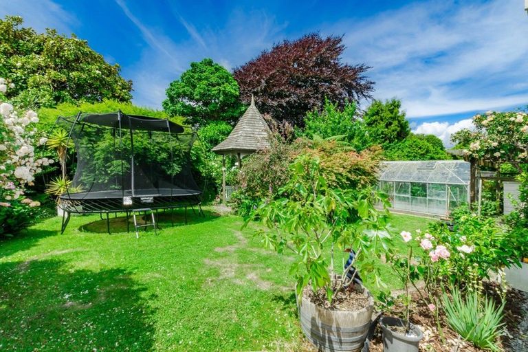 Photo of property in 13 Fleetwood Grove, Waikanae, 5036