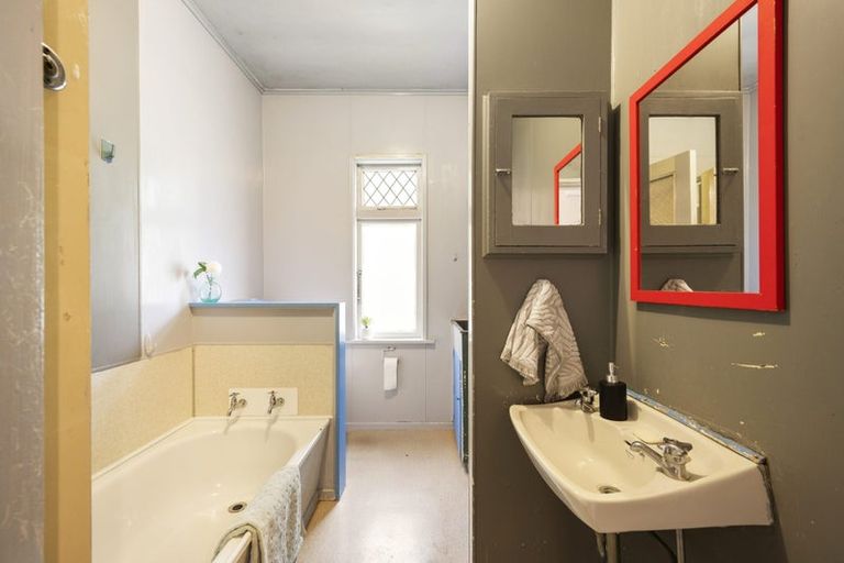 Photo of property in 101 Happy Valley Road, Owhiro Bay, Wellington, 6023