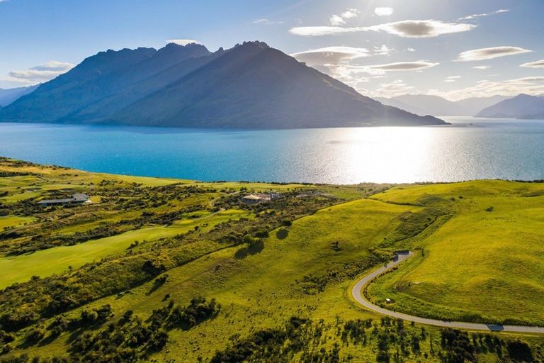 Photo of property in 3 Hanley Lane, Fernhill, Queenstown, 9300