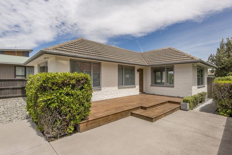 Photo of property in 515 Marine Parade, South New Brighton, Christchurch, 8062