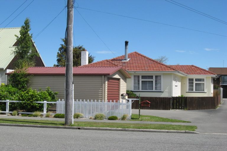 Photo of property in 17 Wittys Road, Avonhead, Christchurch, 8042