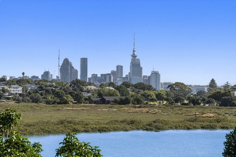 Photo of property in 49 Ngataringa Road, Devonport, Auckland, 0624