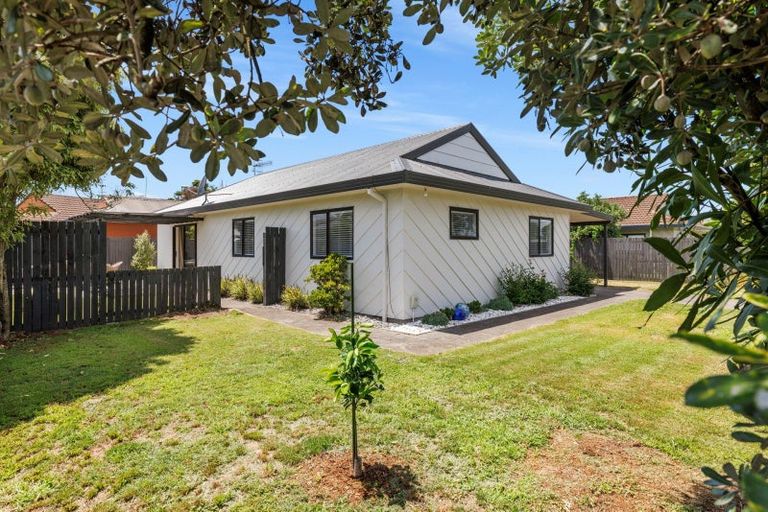 Photo of property in 8 Hayley Grove, Papamoa Beach, Papamoa, 3118
