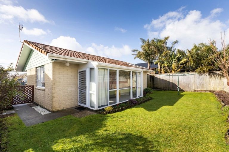 Photo of property in 2/12 Newton Street, Fitzroy, New Plymouth, 4312