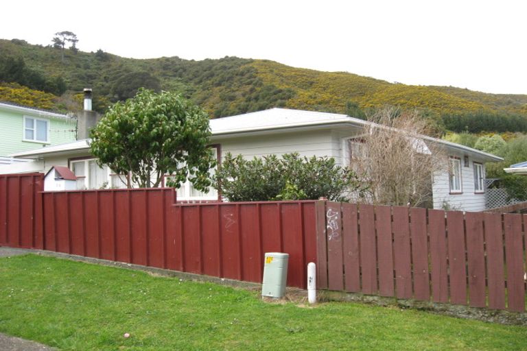 Photo of property in 19 Parenga Street, Wainuiomata, Lower Hutt, 5014