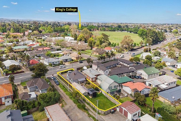 Photo of property in 127 Mangere Road, Otahuhu, Auckland, 1062