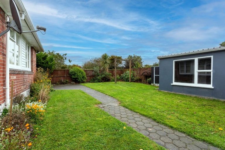 Photo of property in 23 Rowcliffe Crescent, Avonside, Christchurch, 8061
