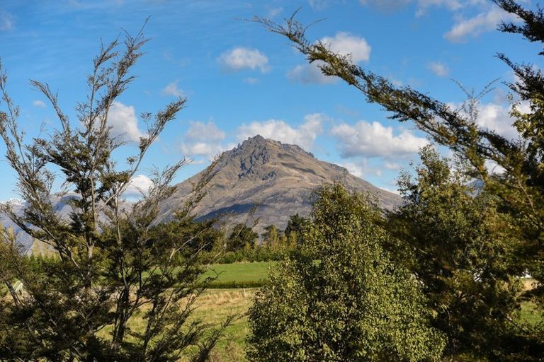 Photo of property in 17 Soudley Court, Jacks Point, Queenstown, 9371