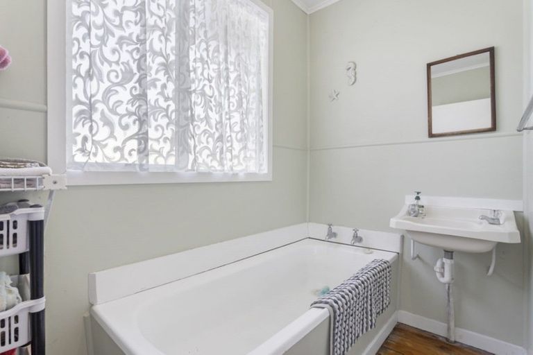Photo of property in 319 Barrowclough Road, Whangamata, 3620