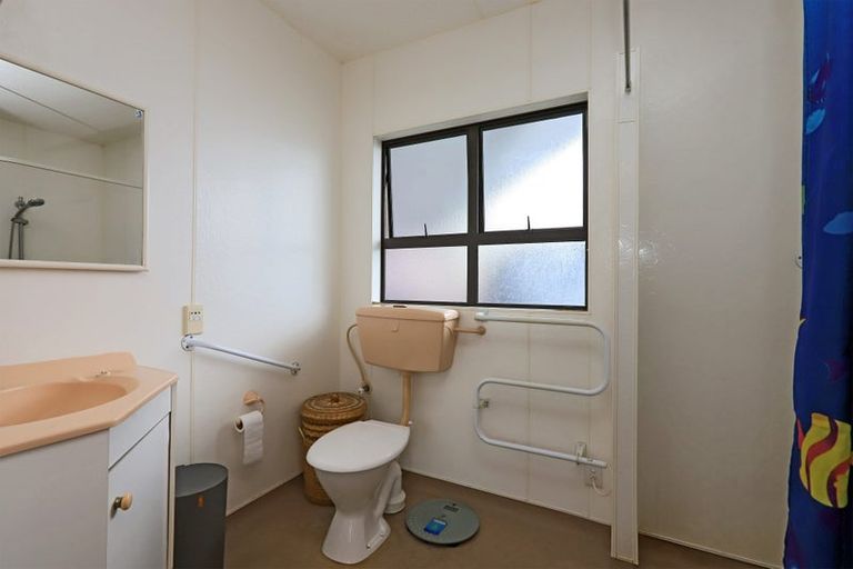 Photo of property in 20 Ngarimu Street, Havelock North, 4130